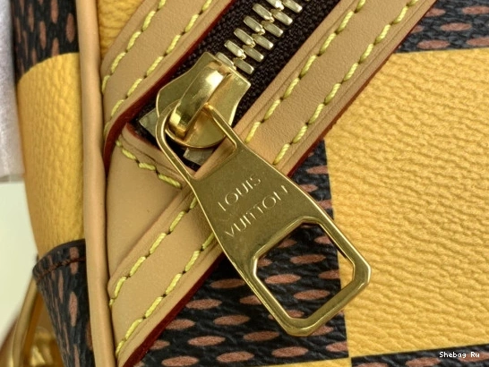 Chess LOUIS Messenger-24*24*8CM VUITTON 0729